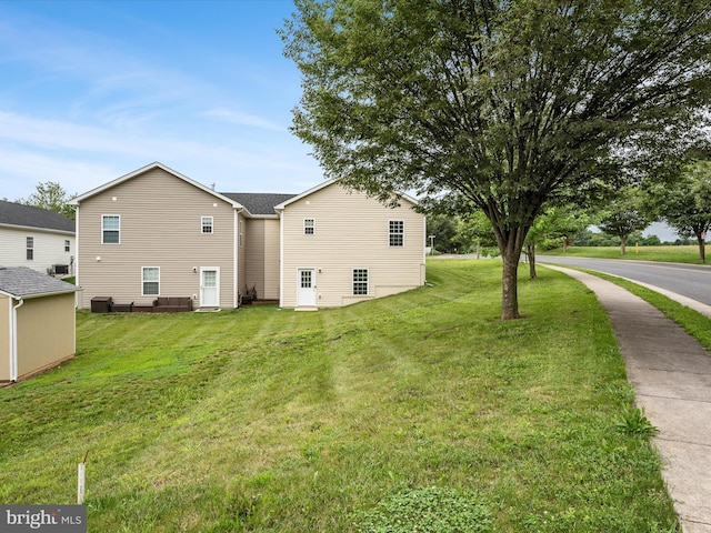564 Great Oak Ct, Woodstock, VA 22664 - view of side of property featuring a lawn