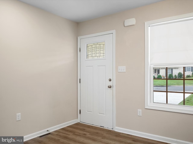 564 Great Oak Ct, Woodstock, VA 22664 - foyer featuring dark wood-style flooring and baseboards