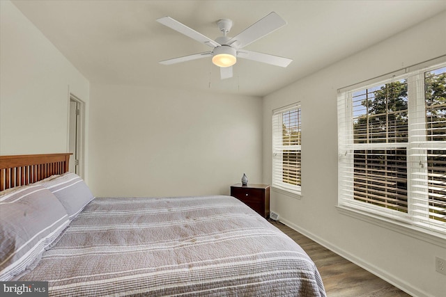 309 Lincoln Ave, Harrisburg, PA 17111 - bedroom with wood finished floors and a ceiling fan
