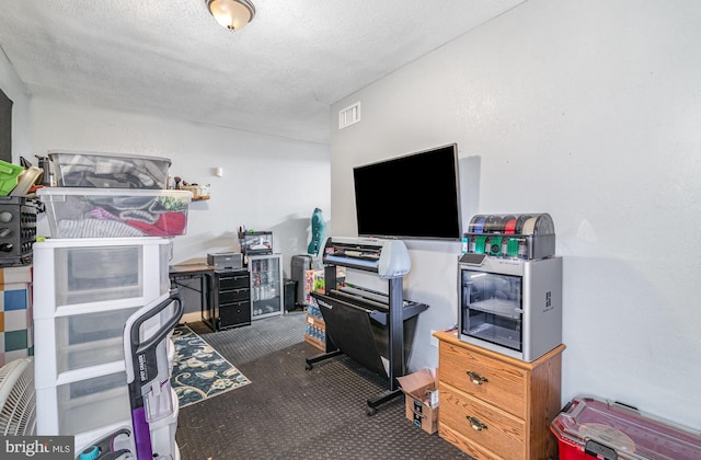 463 Maple St, Manchester, PA 17345 - carpeted office space with a textured ceiling