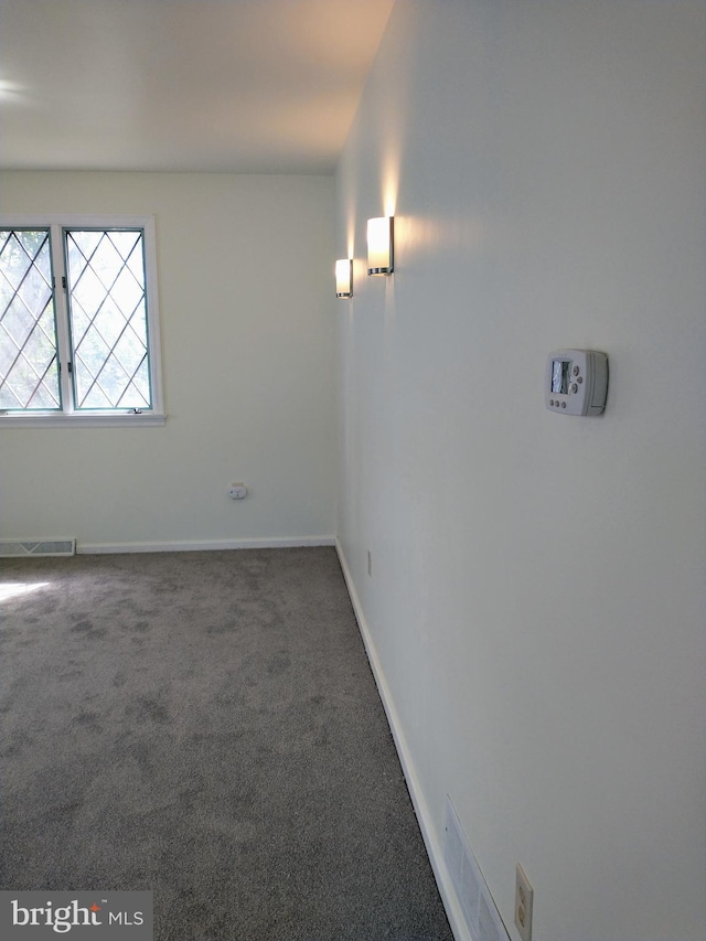 512 Mifflin Blvd, Reading, PA 19607 - carpeted empty room featuring baseboards