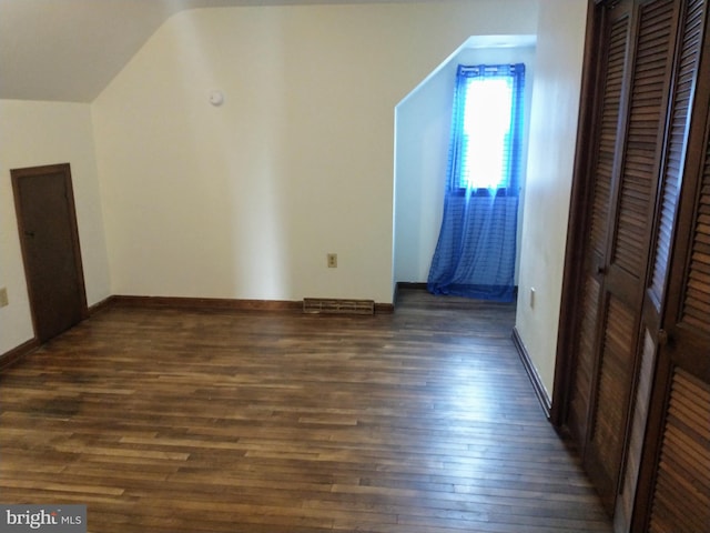 512 Mifflin Blvd, Reading, PA 19607 - additional living space with wood finished floors and lofted ceiling