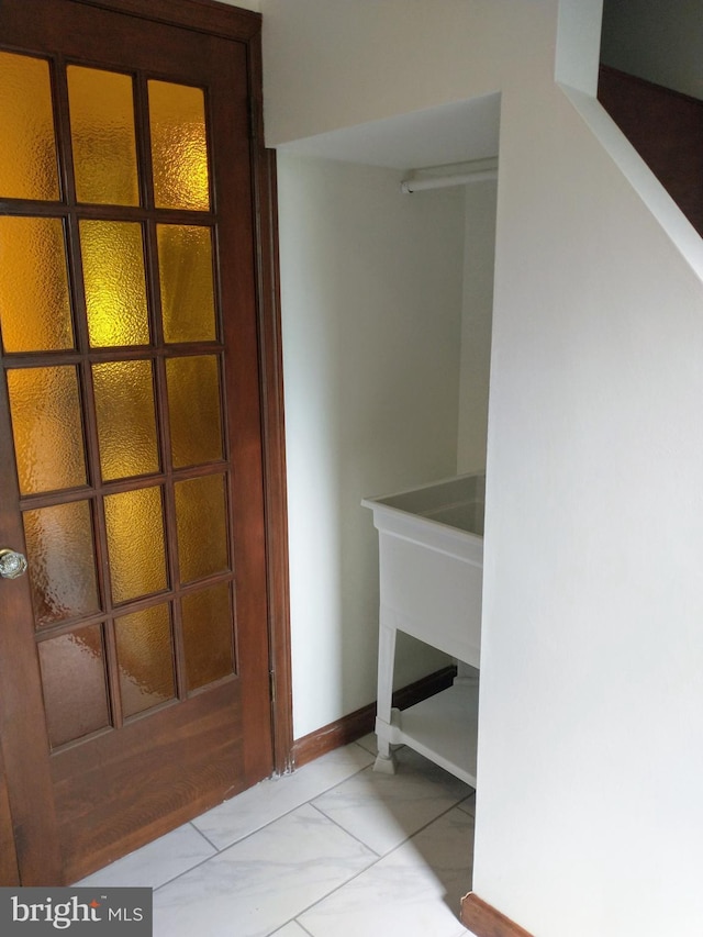 512 Mifflin Blvd, Reading, PA 19607 - mudroom featuring baseboards