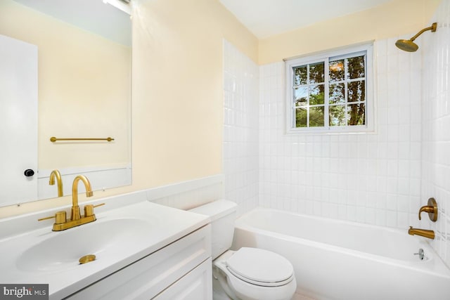 804 Gregorio Dr, Silver Spring, MD 20901 - bathroom with vanity and bathing tub / shower combination
