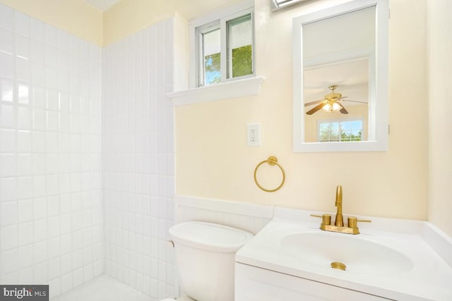 804 Gregorio Dr, Silver Spring, MD 20901 - bathroom with vanity, a ceiling fan, and a shower