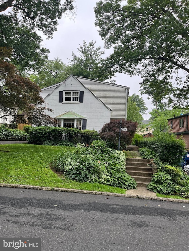 2228 Hillthorpe Ave, Abington, PA 19001 - view of side of home with stairway