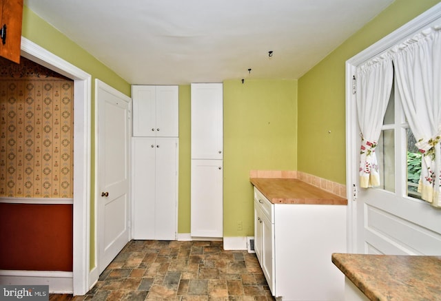 2228 Hillthorpe Ave, Abington, PA 19001 - laundry room featuring stone finish flooring and baseboards
