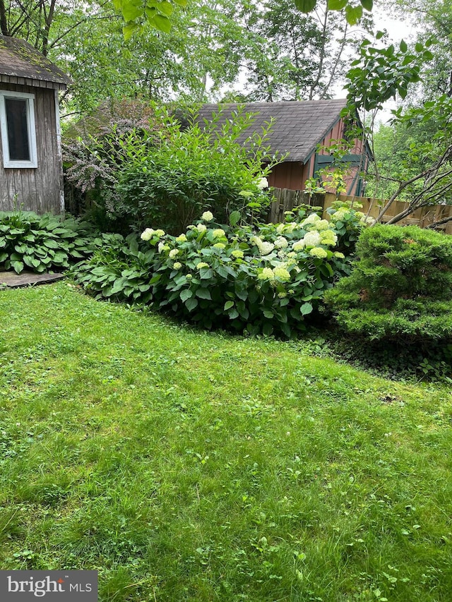 2228 Hillthorpe Ave, Abington, PA 19001 - view of grassy yard