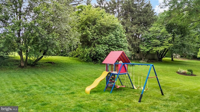 310 E Charlotte St, Millersville, PA 17551 - view of grassy yard featuring a playground