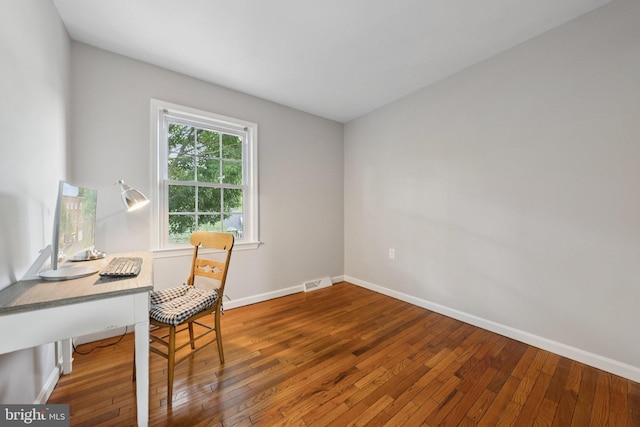 121 Harrison St NE, Leesburg, VA 20176 - office area with hardwood / wood-style floors