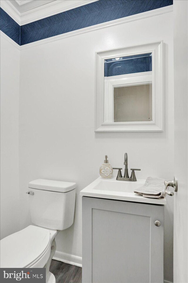 306 Walnut Rdg, Pottstown, PA 19464 - bathroom featuring vanity and wood finished floors