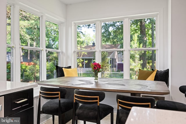 1227 Cross Rd, Annapolis, MD 21403 - dining area with breakfast area
