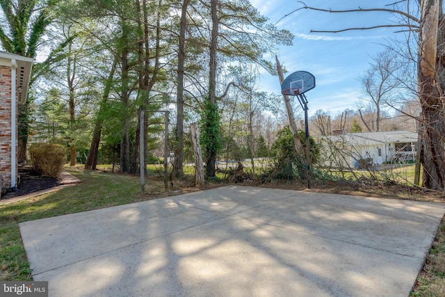 10828 Moore Dr, Manassas, VA 20111 - view of patio featuring basketball hoop