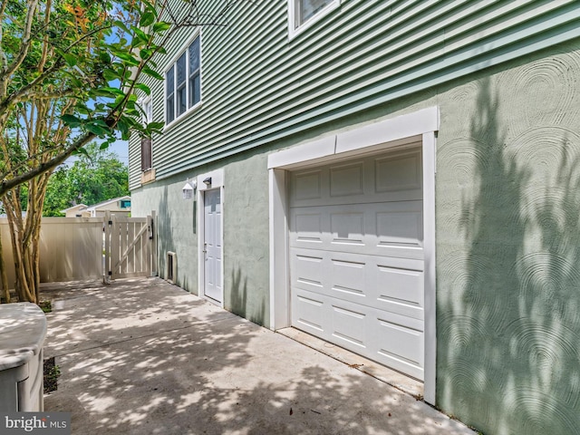 7811 Harbor Rd, Pasadena, MD 21122 - garage with a gate