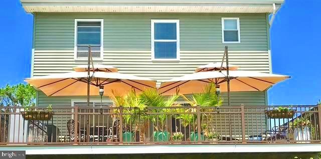 7811 Harbor Rd, Pasadena, MD 21122 - view of side of home