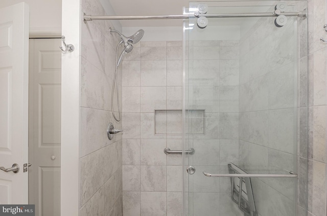 2069 Spring Wood Ln, Mechanicsburg, PA 17055 - bathroom featuring a stall shower