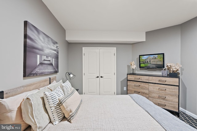 10915 Lamplighter Ln, Potomac, MD 20854 - bedroom with a closet and baseboards