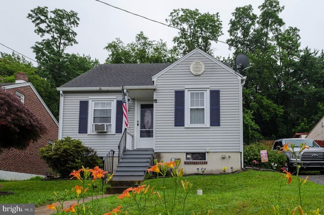 556 Hillcrest Rd, York, PA 17403 - view of front of property with entry steps and a front lawn