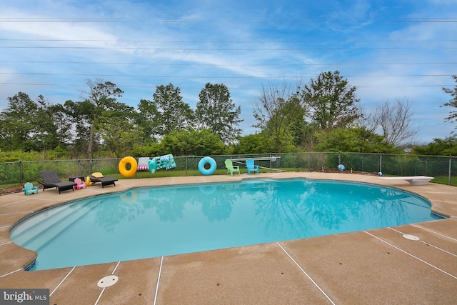 366 High St, Souderton, PA 18964 - view of swimming pool featuring a patio area and a diving board