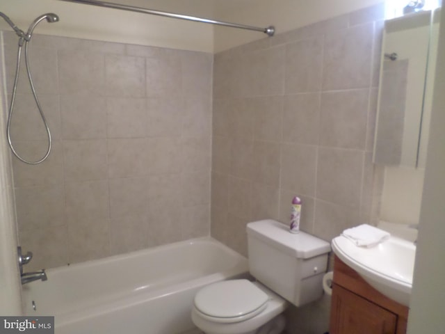 9900 Georgia Ave Unit 707, Silver Spring, MD 20902 - full bath featuring vanity and washtub / shower combination