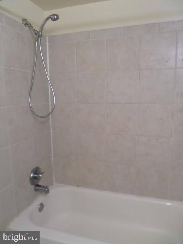 9900 Georgia Ave Unit 707, Silver Spring, MD 20902 - full bath with bathtub / shower combination