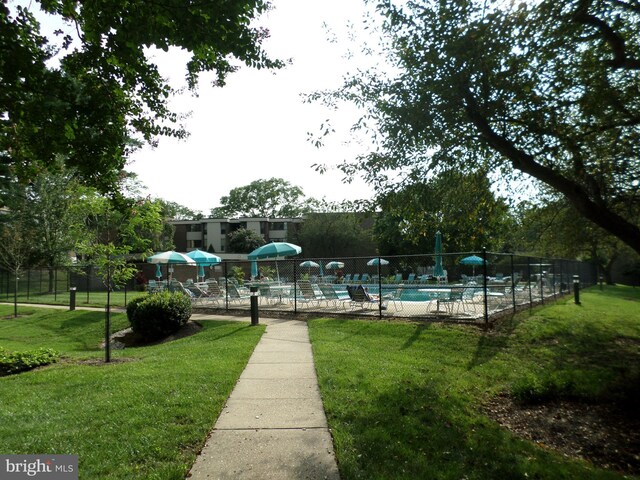 9900 Georgia Ave Unit 707, Silver Spring, MD 20902 - surrounding community featuring a swimming pool