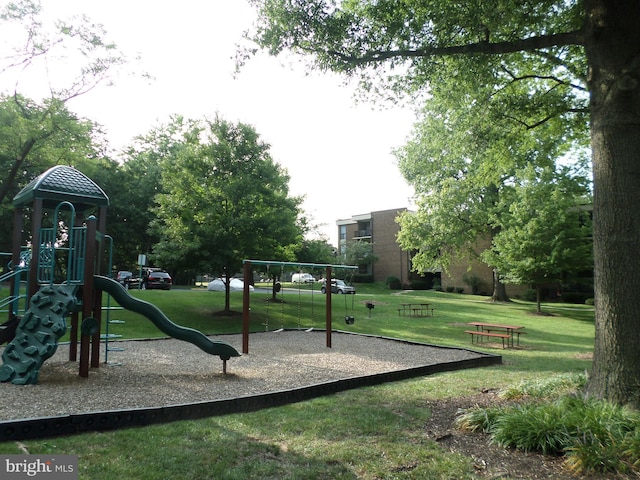 9900 Georgia Ave Unit 707, Silver Spring, MD 20902 - communal playground with a lawn