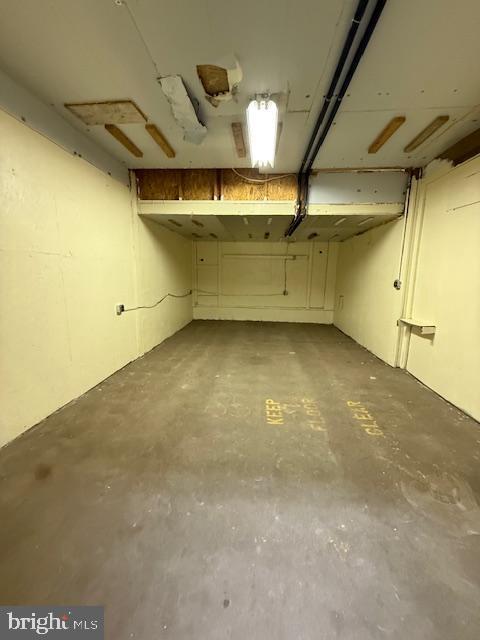 203 W Weymouth Rd, Vineland, NJ 08360 - basement featuring a garage