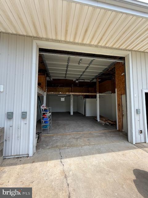 203 W Weymouth Rd, Vineland, NJ 08360 - garage with driveway