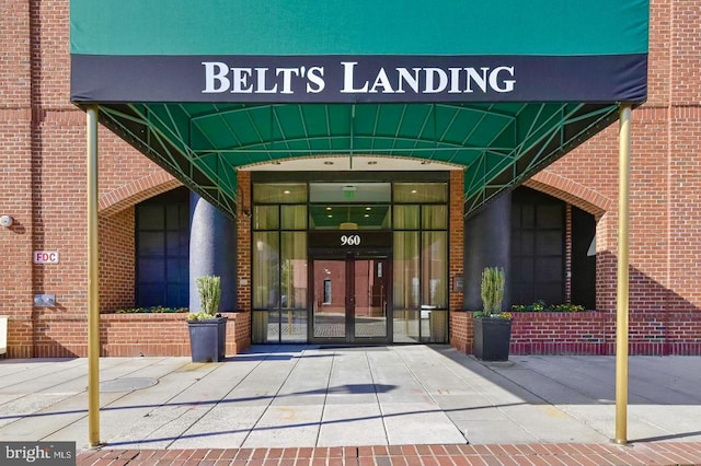960 Fell St Unit 609, Baltimore, MD 21231 - property entrance featuring brick siding