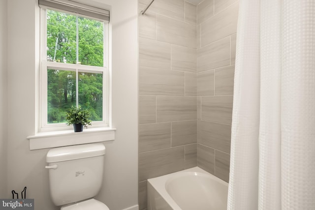 5635 Saucon Ridge Rd, Coopersburg, PA 18036 - bathroom featuring toilet and shower / tub combo