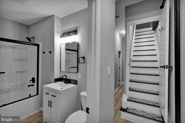 446 S 15th St, Reading, PA 19602 - bathroom featuring vanity, wood finished floors, and shower / tub combination