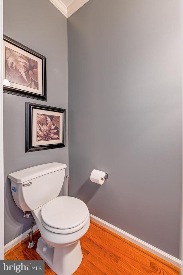 1506 Cloverhill Rd, Pottstown, PA 19464 - bathroom featuring crown molding and wood finished floors
