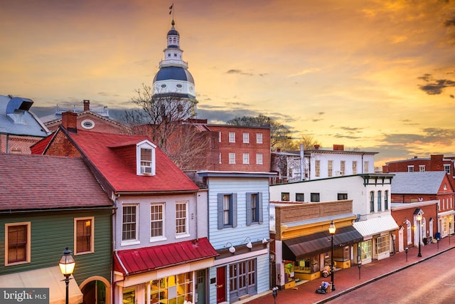 111/2 College Ave, Annapolis, MD 21401 - view of property at dusk