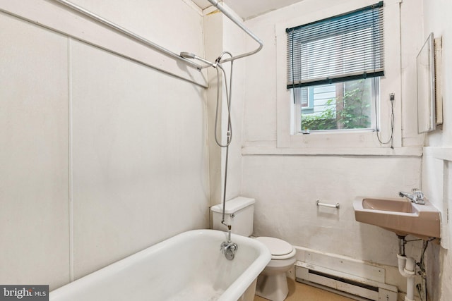 111/2 College Ave, Annapolis, MD 21401 - bathroom with baseboard heating and washtub / shower combination