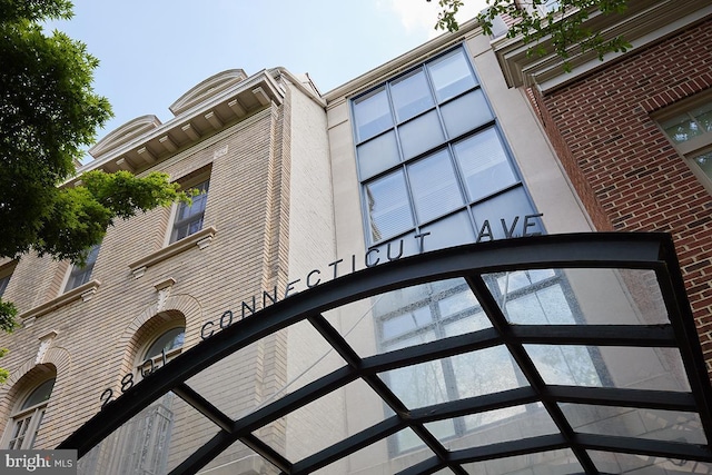 2801 Connecticut Ave NW Unit 32, Washington, DC 20008 - view of building exterior
