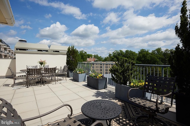 2801 Connecticut Ave NW Unit 32, Washington, DC 20008 - view of patio / terrace with outdoor dining area
