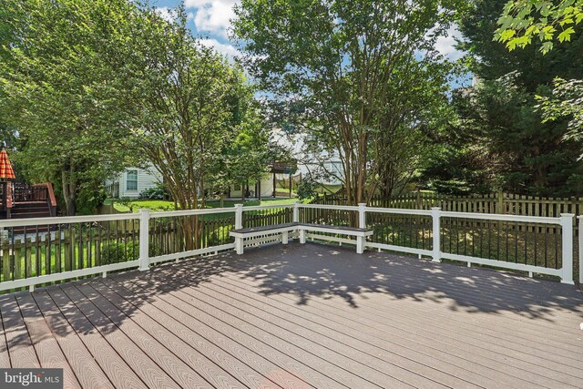 5570 La Vista Dr, Alexandria, VA 22310 - view of wooden terrace