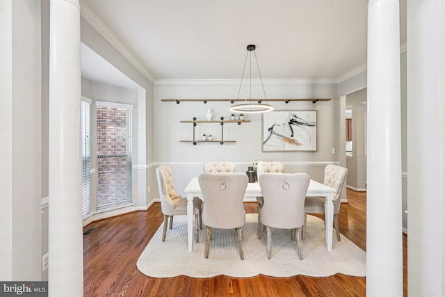 5570 La Vista Dr, Alexandria, VA 22310 - dining area featuring wood finished floors and ornamental molding