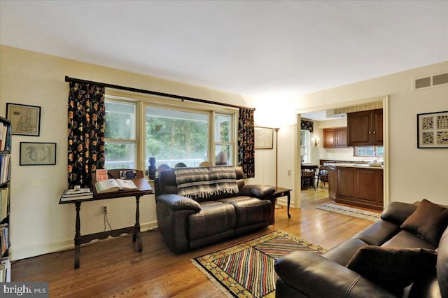154 Deer Hill Rd, Reading, PA 19607 - living area with light wood-style flooring