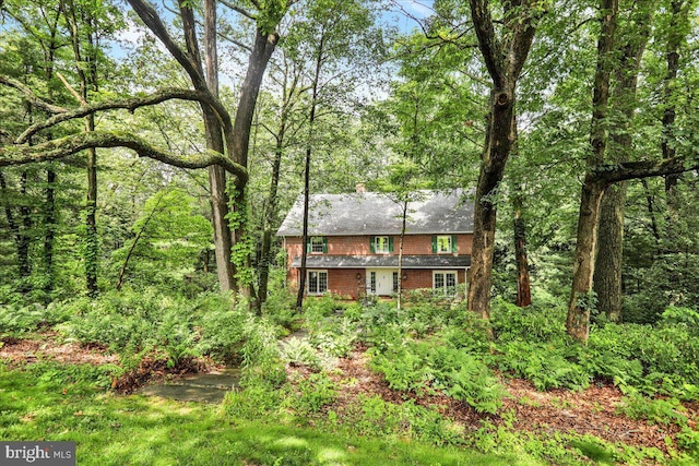 154 Deer Hill Rd, Reading, PA 19607 - view of front facade featuring a chimney
