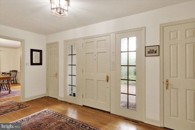 154 Deer Hill Rd, Reading, PA 19607 - entrance foyer featuring wood finished floors and baseboards