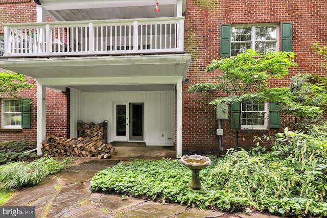 154 Deer Hill Rd, Reading, PA 19607 - entrance to property with brick siding and a balcony