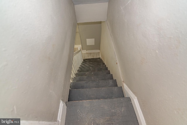 1304 N Linwood Ave, Baltimore, MD 21213 - stairs with baseboards