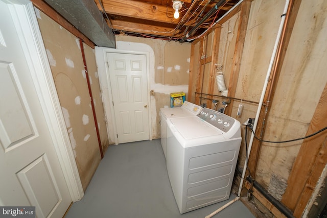 4179 Fiery Run Rd, Linden, VA 22642 - laundry room with washer and dryer