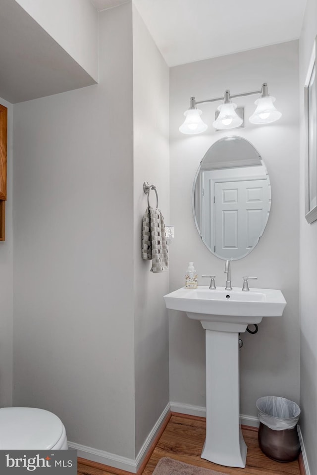 6 Thunder Gulch, Newark, DE 19702 - bathroom featuring wood finished floors and baseboards