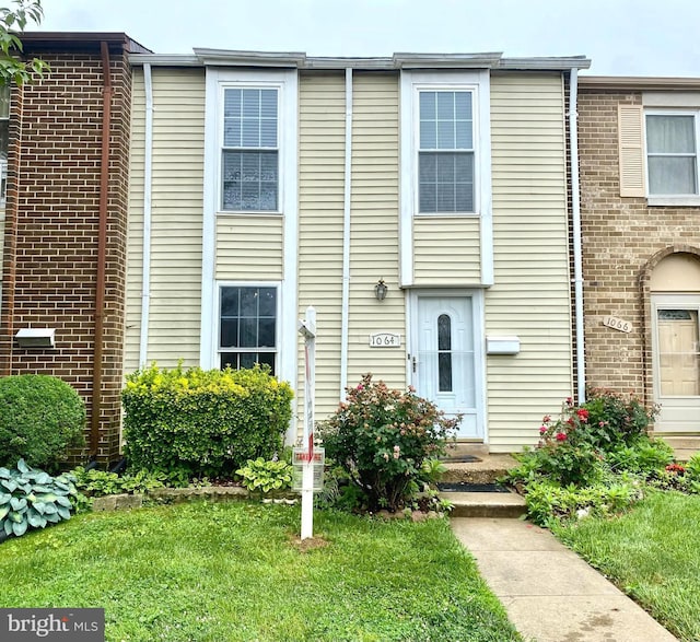 1064 W W Side Dr Unit 25-F, Gaithersburg, MD 20878 - multi unit property featuring a front yard