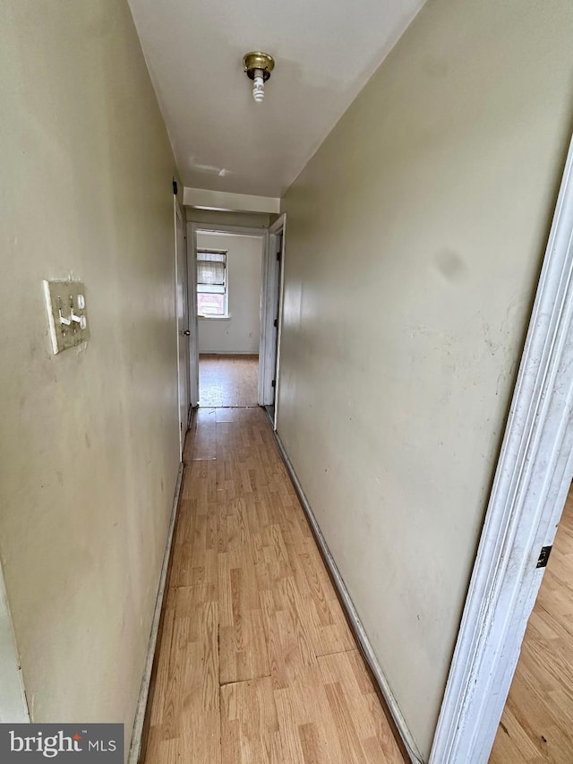 1618 S 6th St, Philadelphia, PA 19148 - hallway featuring light wood-style floors and baseboards