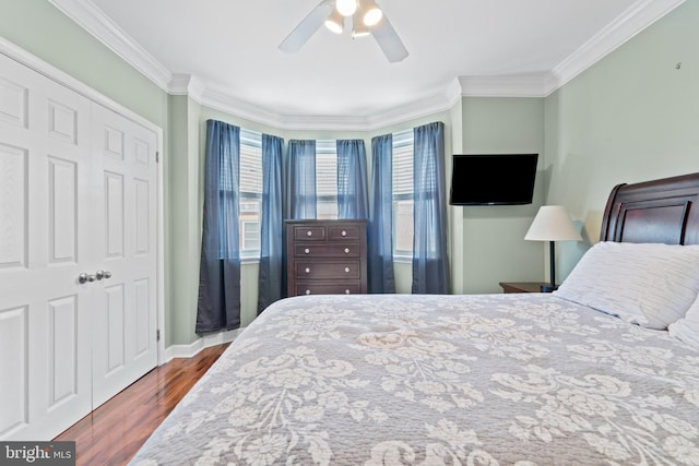 3207 Salmon St, Philadelphia, PA 19134 - bedroom featuring wood finished floors, ornamental molding, and ceiling fan