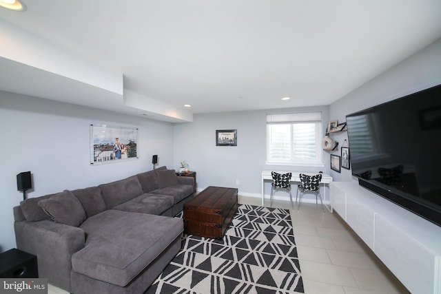 1318 E Eyre St, Philadelphia, PA 19125 - living room with recessed lighting and baseboards